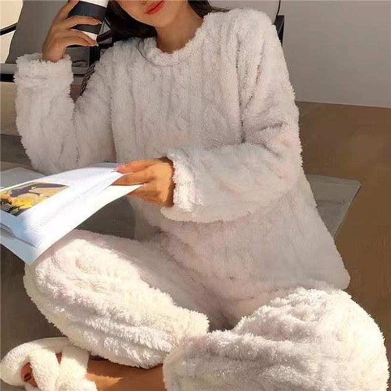 Women's Pajama Set | Fluffy Fabric, Relaxed Fit 2